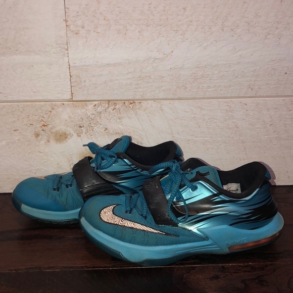 Nike KD 7 Kevin Durant Basketball Sneakers